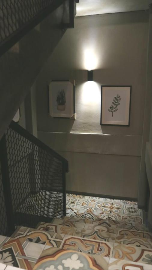 Sabi Guest House - Strategic Family -Married Couples Only- Hostel In Prawirotaman Джок'якарта Екстер'єр фото