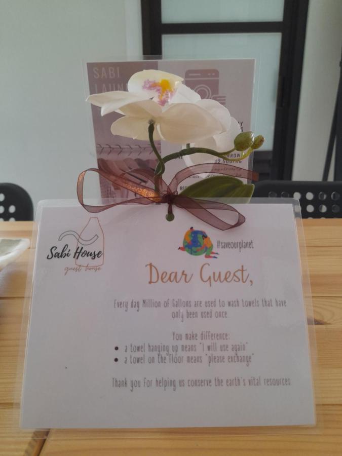 Sabi Guest House - Strategic Family -Married Couples Only- Hostel In Prawirotaman Джок'якарта Екстер'єр фото