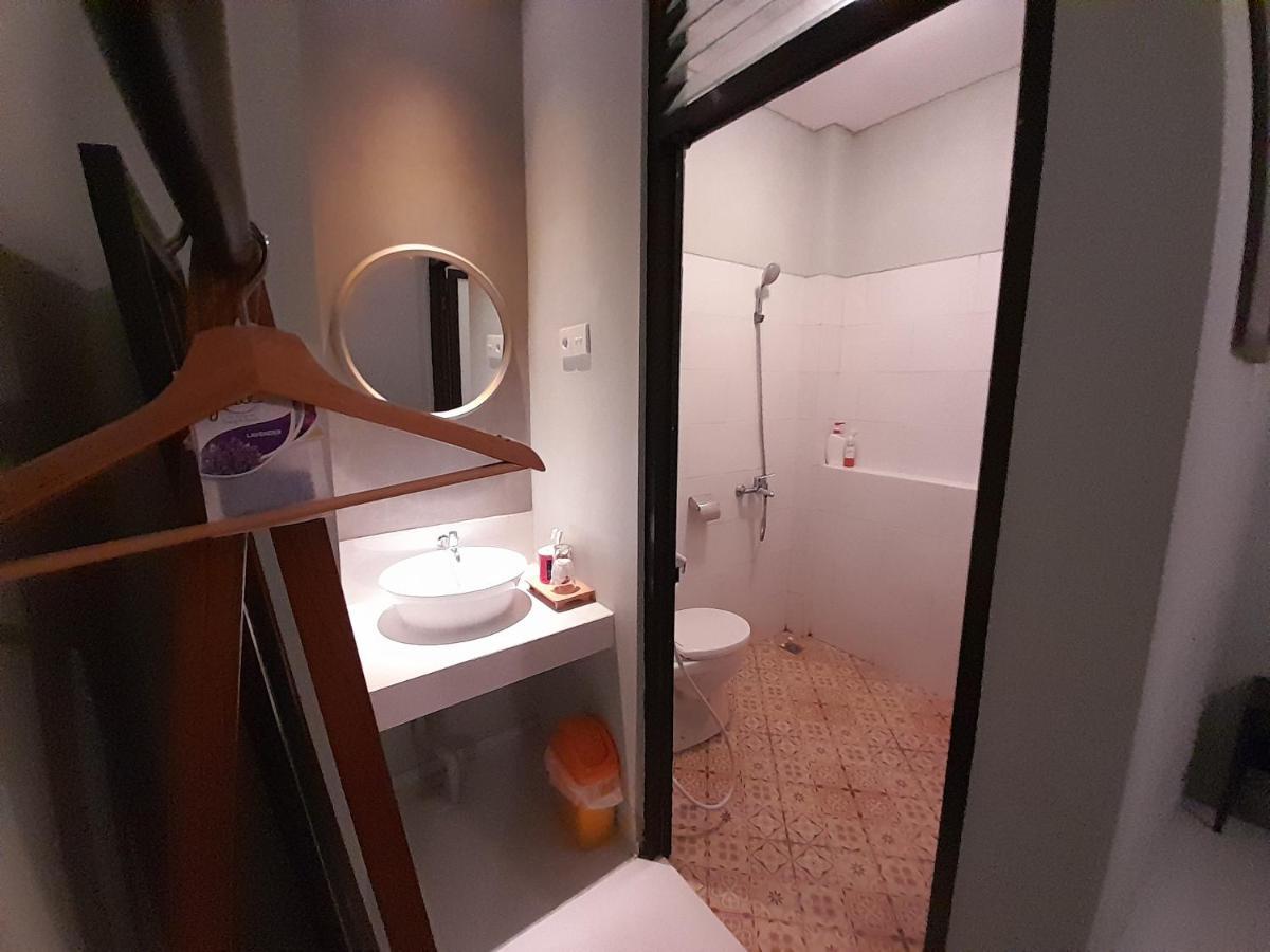 Sabi Guest House - Strategic Family -Married Couples Only- Hostel In Prawirotaman Джок'якарта Екстер'єр фото