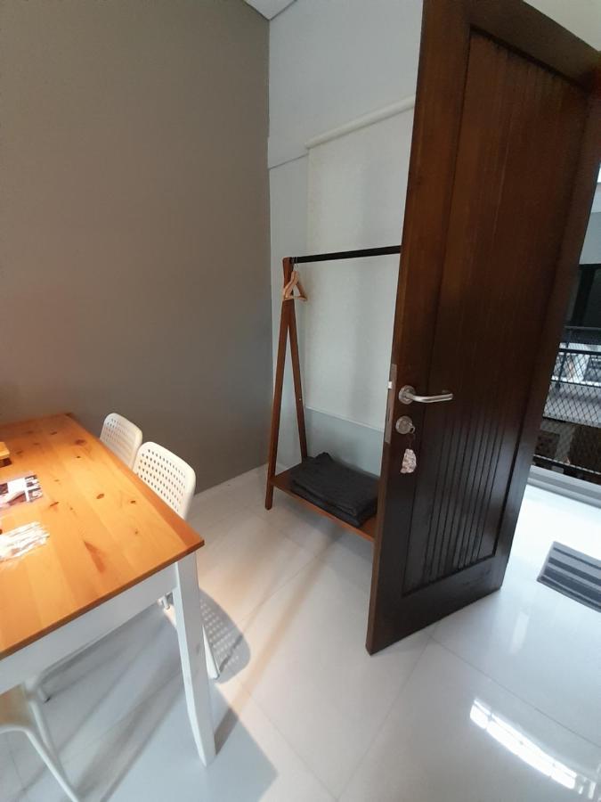 Sabi Guest House - Strategic Family -Married Couples Only- Hostel In Prawirotaman Джок'якарта Екстер'єр фото