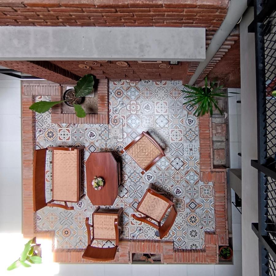 Sabi Guest House - Strategic Family -Married Couples Only- Hostel In Prawirotaman Джок'якарта Екстер'єр фото