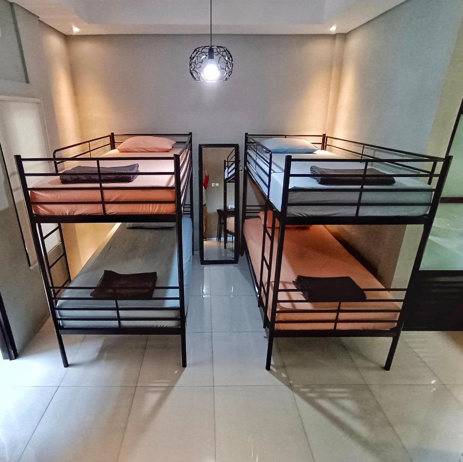 Sabi Guest House - Strategic Family -Married Couples Only- Hostel In Prawirotaman Джок'якарта Екстер'єр фото