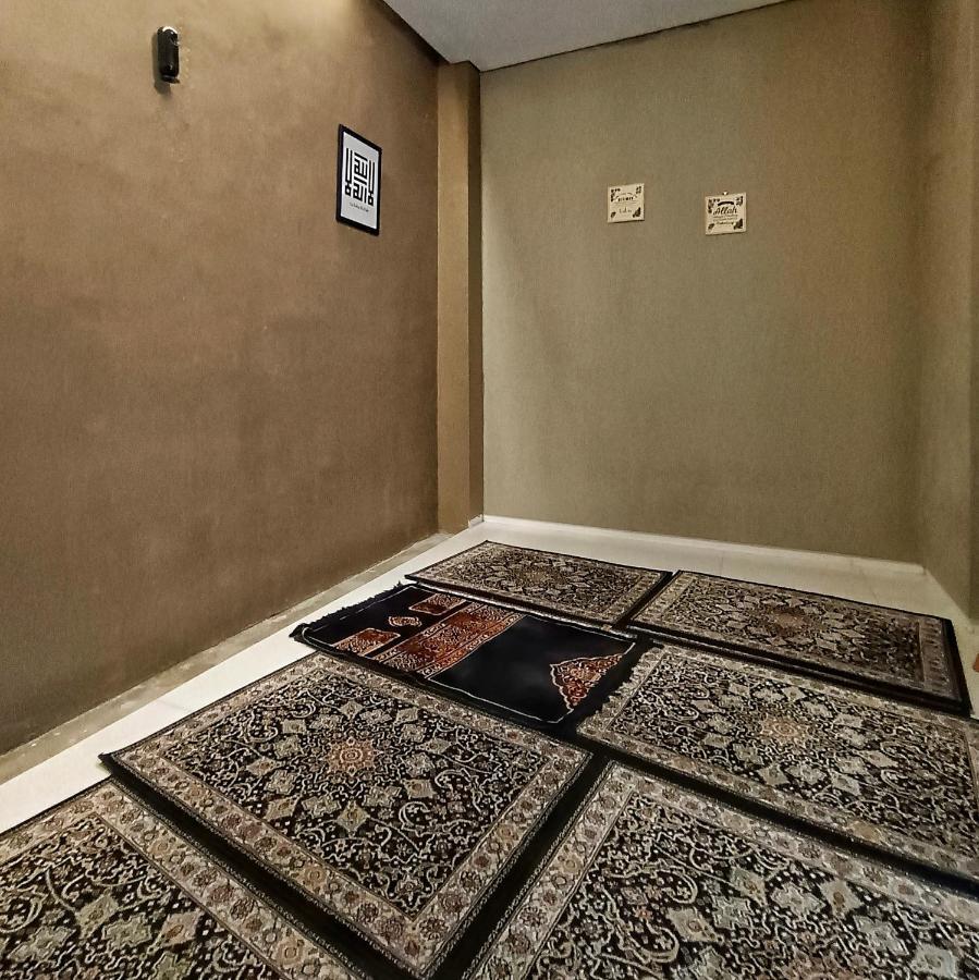 Sabi Guest House - Strategic Family -Married Couples Only- Hostel In Prawirotaman Джок'якарта Екстер'єр фото