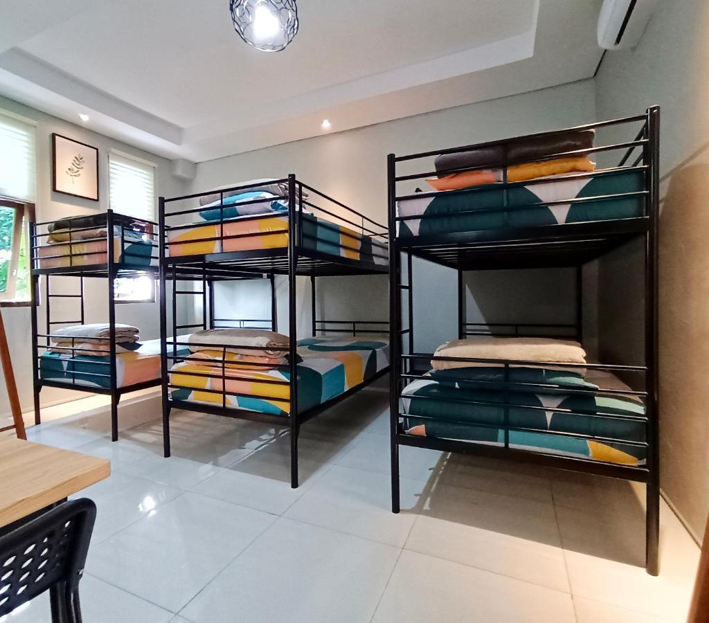 Sabi Guest House - Strategic Family -Married Couples Only- Hostel In Prawirotaman Джок'якарта Екстер'єр фото