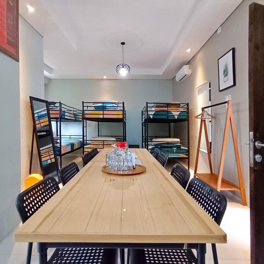 Sabi Guest House - Strategic Family -Married Couples Only- Hostel In Prawirotaman Джок'якарта Екстер'єр фото